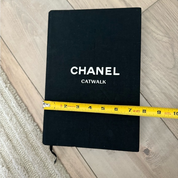 Chanel Table Book - Picture 5 of 5